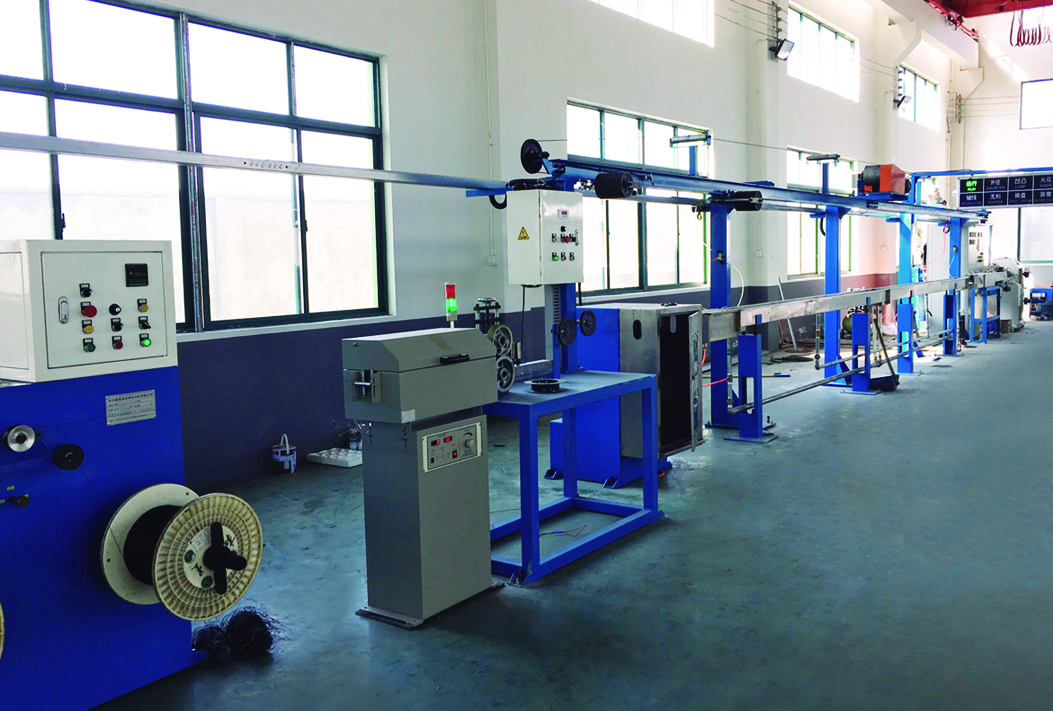 極細(xì)電子線擠出設(shè)備